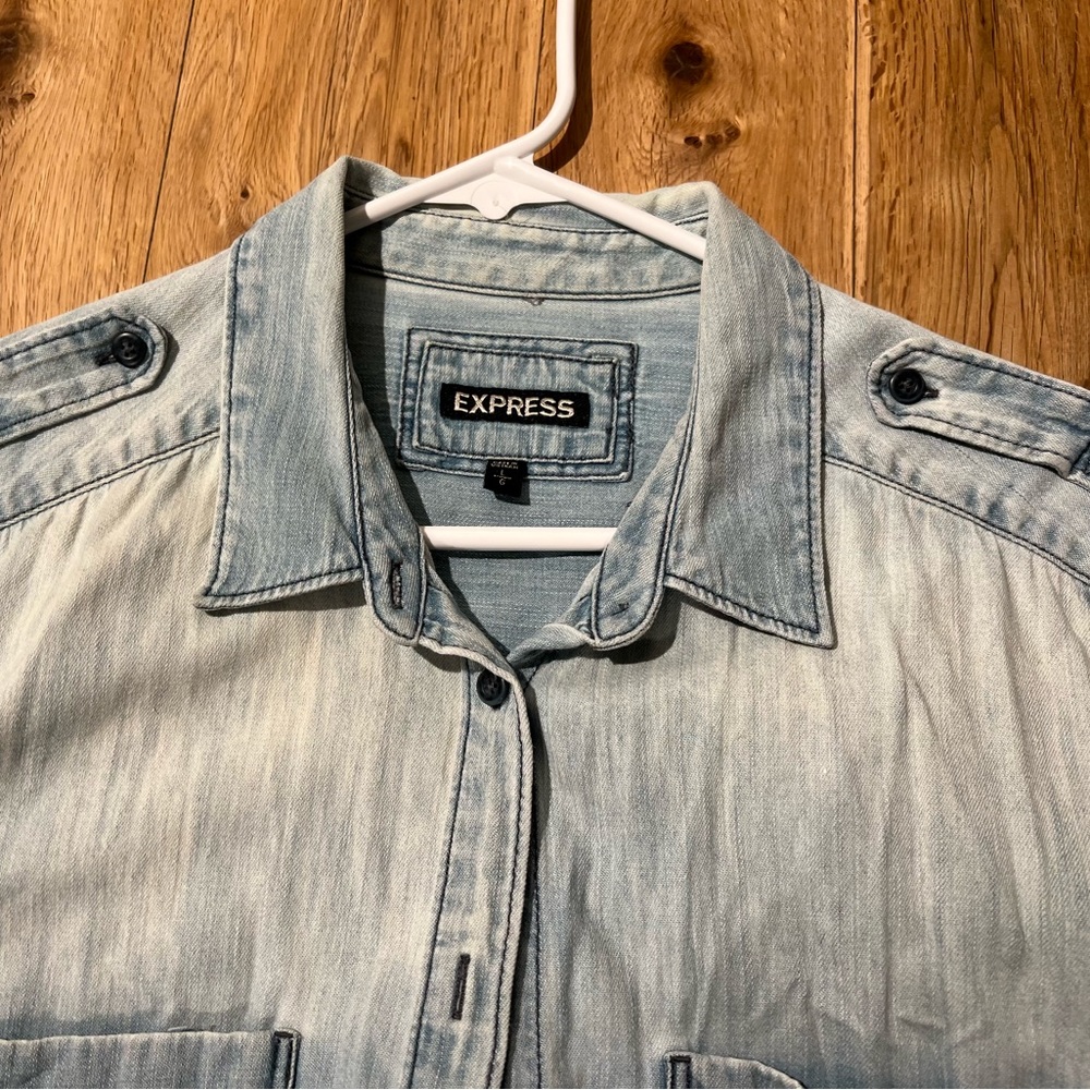 Express Light Chambray Long Sleeve Shirt, Size L